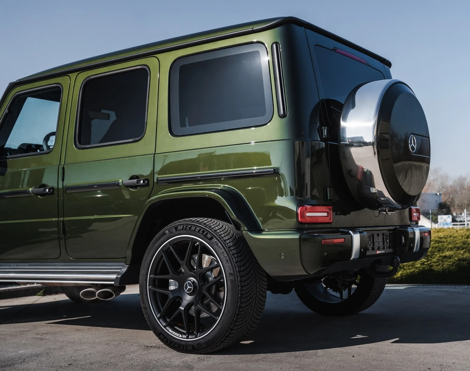 Mercedes 255 Olive Metallic Basecoat With Reducer Gallon (Basecoat Only) 2 Mercedes 255 Olive Metallic Basecoat With Reducer Gallon (Basecoat Only) - Image 2