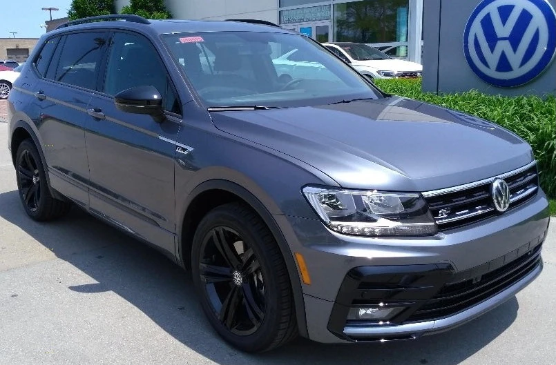 Platinum Gray Audi LD7X Basecoat With Reducer Gallon (Basecoat Only)Kit 1 Platinum Gray Audi LD7X Basecoat With Reducer Gallon (Basecoat Only)Kit