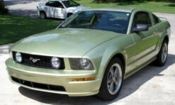 Ford P1 Lime Gold Basecoat + Reducer Quart (Basecoat Only) Kit