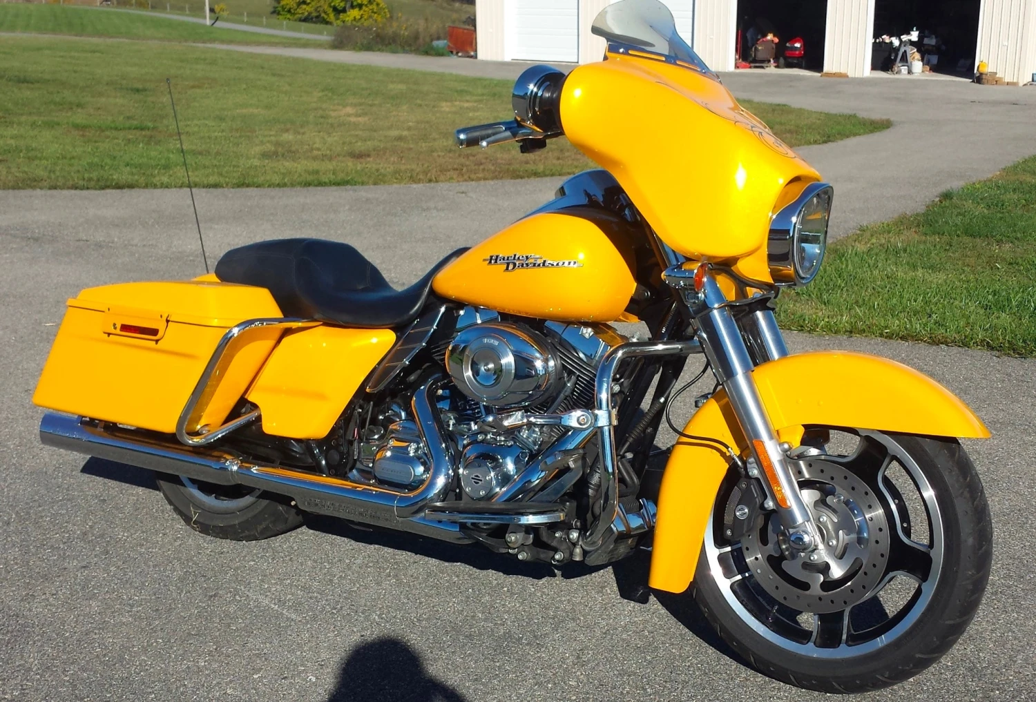 Harley Davidson Chrome Yellow Tri-Coat Pearl Complete Quart Kit 1 Harley Davidson Chrome Yellow Tri-Coat Pearl Complete Quart Kit
